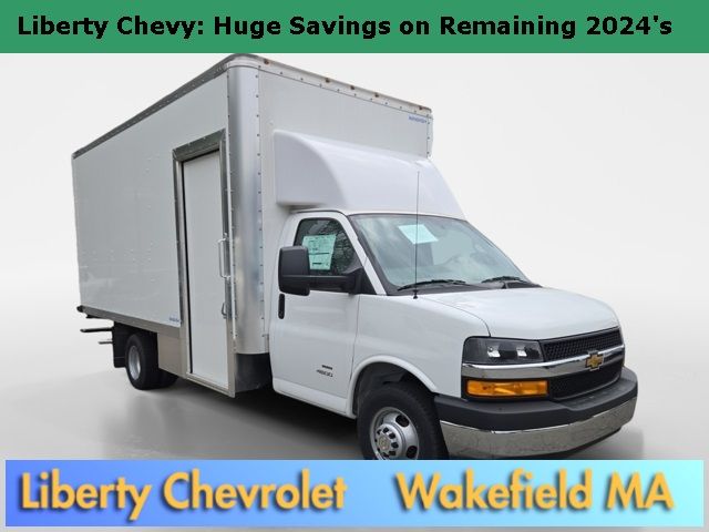 2024 Chevrolet Express Base