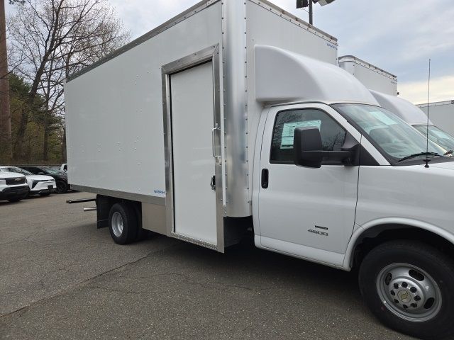 2024 Chevrolet Express Base