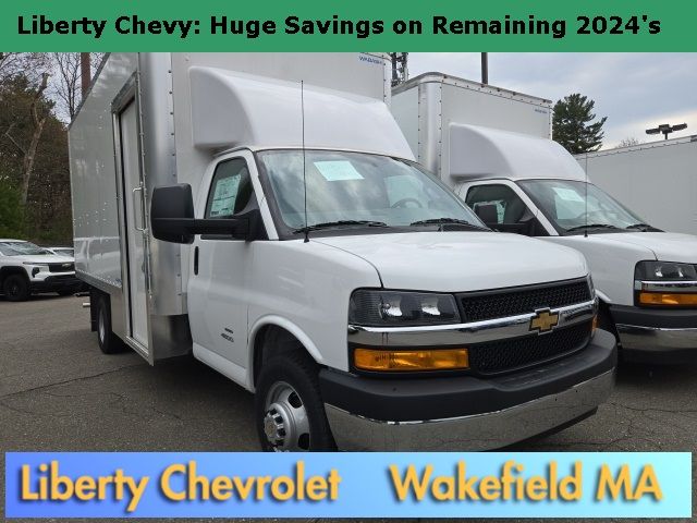 2024 Chevrolet Express Base
