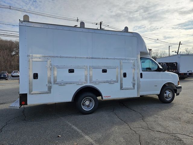 2024 Chevrolet Express Base