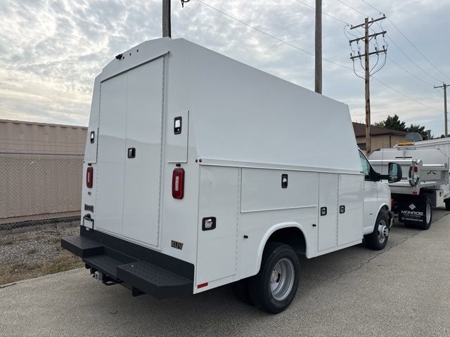 2024 Chevrolet Express Base