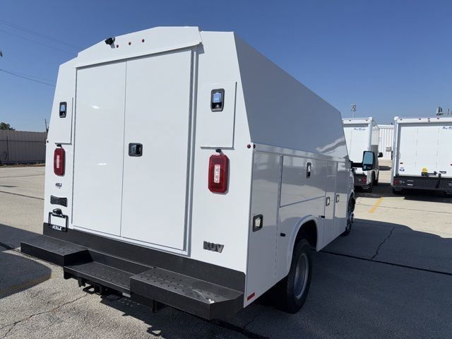 2024 Chevrolet Express Base