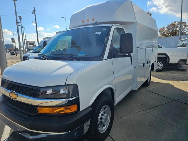 2024 Chevrolet Express Base