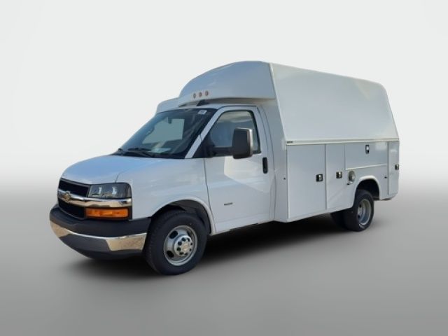 2024 Chevrolet Express Base