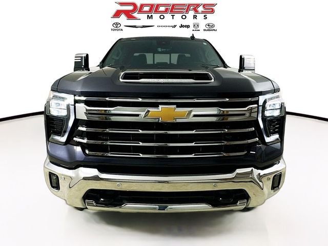 2024 Chevrolet Silverado 3500HD LTZ