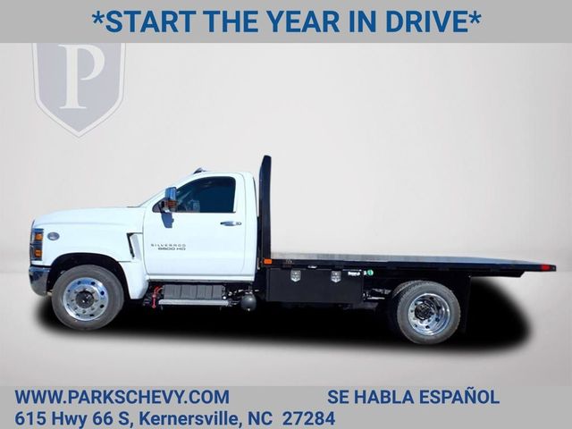 2024 Chevrolet Silverado MD LT