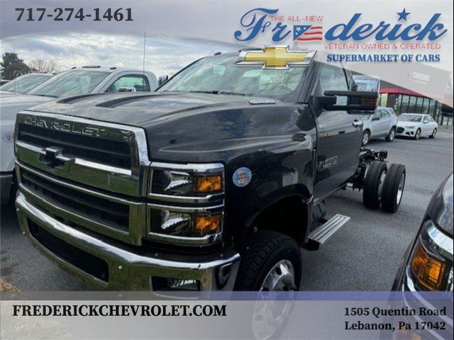 2024 Chevrolet Silverado MD LT