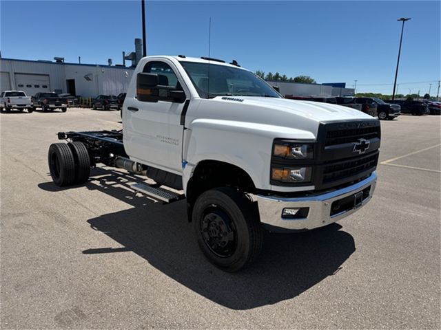 2024 Chevrolet Silverado MD LT