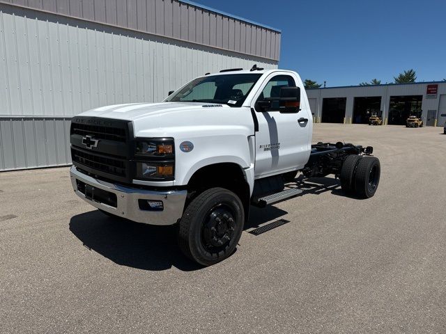 2024 Chevrolet Silverado MD LT