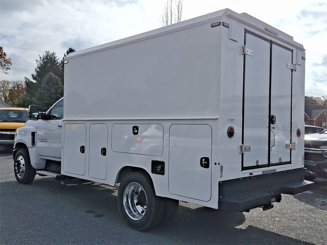 2024 Chevrolet Silverado MD LT