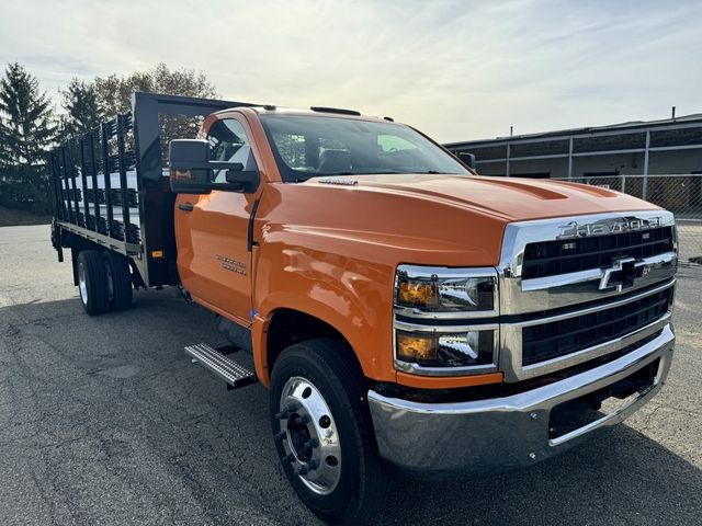 2024 Chevrolet Silverado MD LT