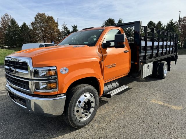 2024 Chevrolet Silverado MD LT