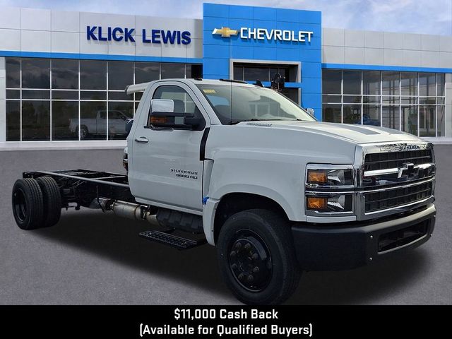 2024 Chevrolet Silverado MD LT