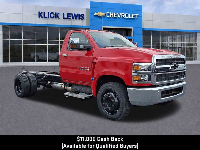 2024 Chevrolet Silverado MD LT