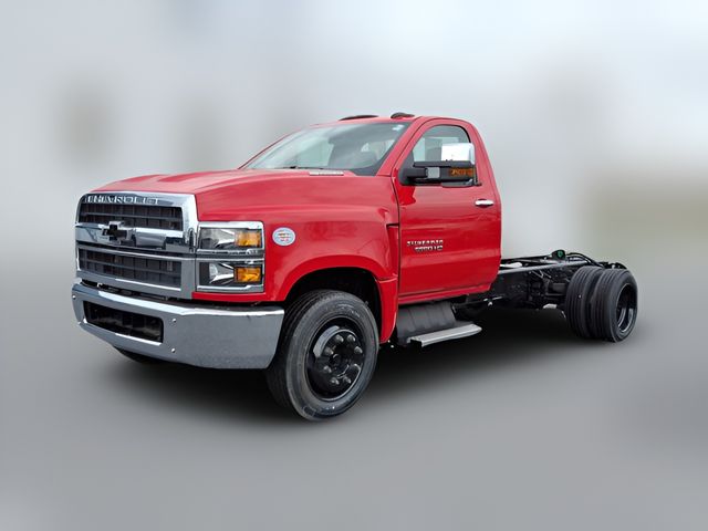 2024 Chevrolet Silverado MD LT