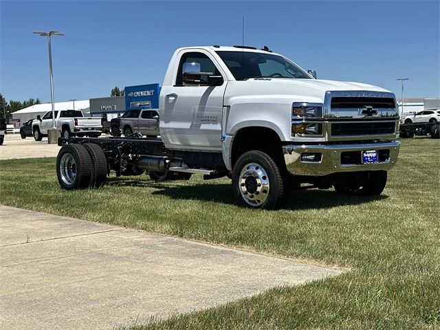 2024 Chevrolet Silverado MD LT