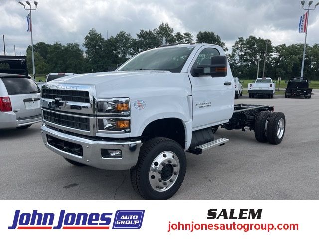 2024 Chevrolet Silverado MD LT