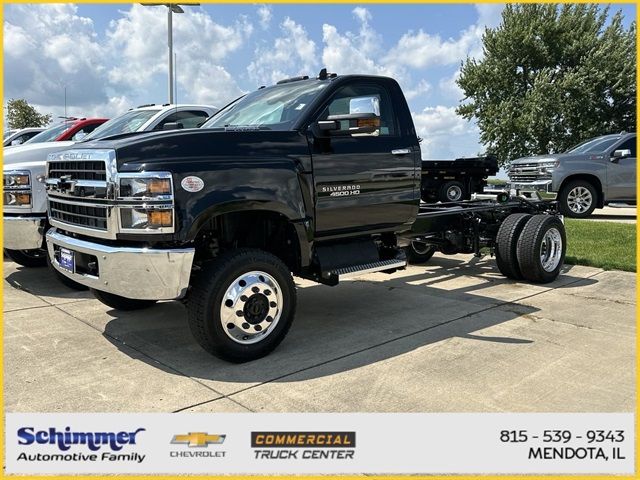 2024 Chevrolet Silverado MD LT