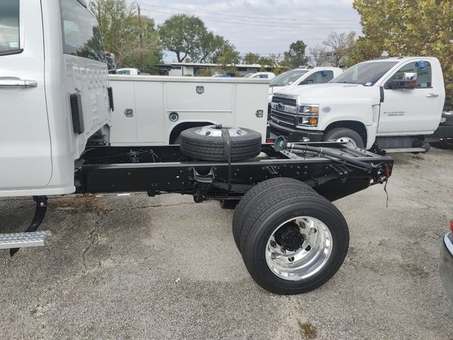 2024 Chevrolet Silverado MD LT