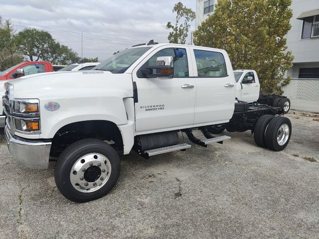 2024 Chevrolet Silverado MD LT