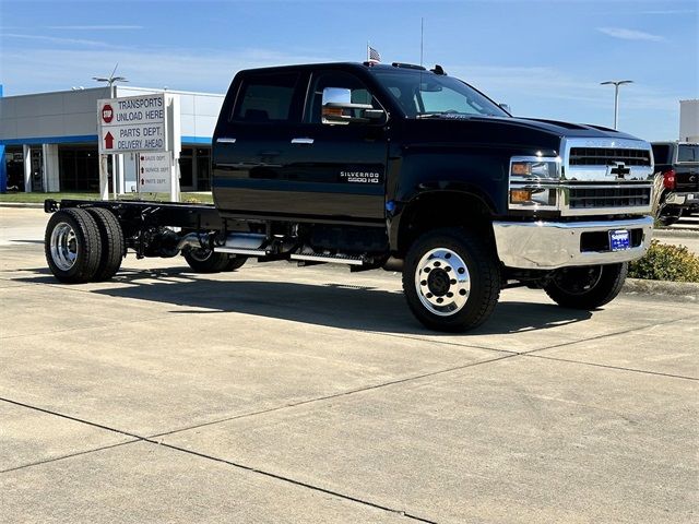 2024 Chevrolet Silverado MD LT