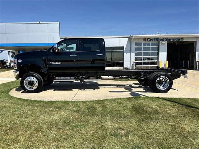 2024 Chevrolet Silverado MD LT