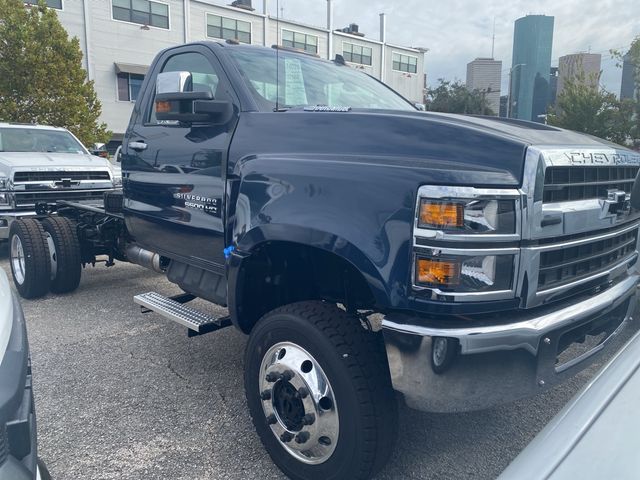 2024 Chevrolet Silverado MD LT