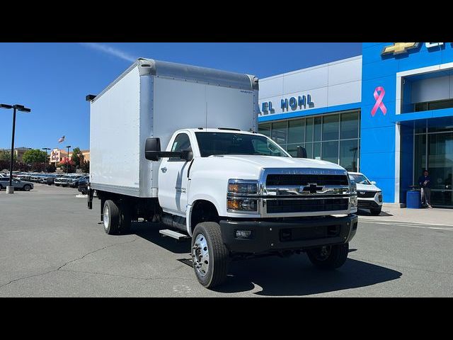 2024 Chevrolet Silverado MD LT