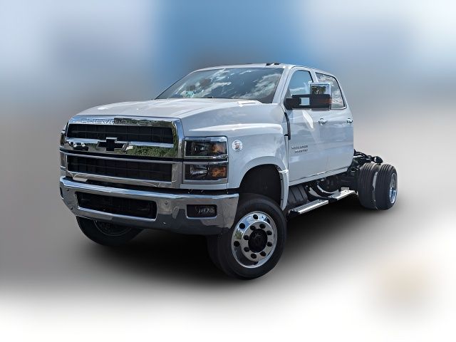 2024 Chevrolet Silverado MD LT