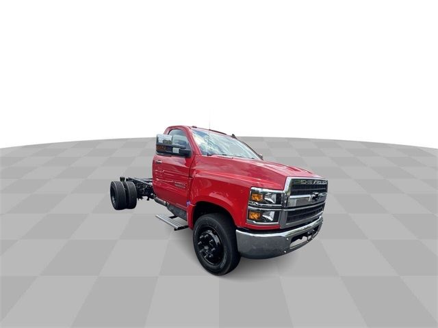 2024 Chevrolet Silverado MD LT