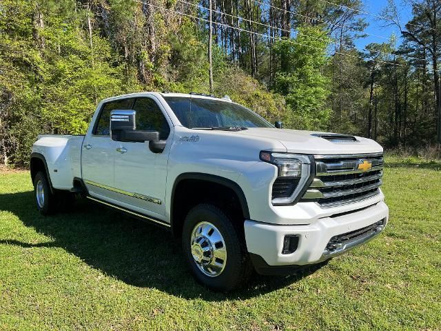 2024 Chevrolet Silverado 3500HD High Country