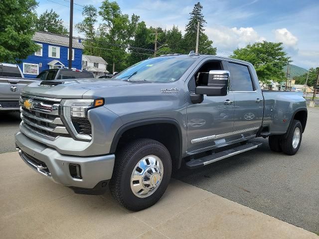 2024 Chevrolet Silverado 3500HD High Country