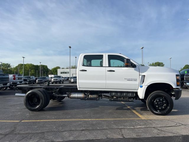 2024 Chevrolet Silverado MD LT