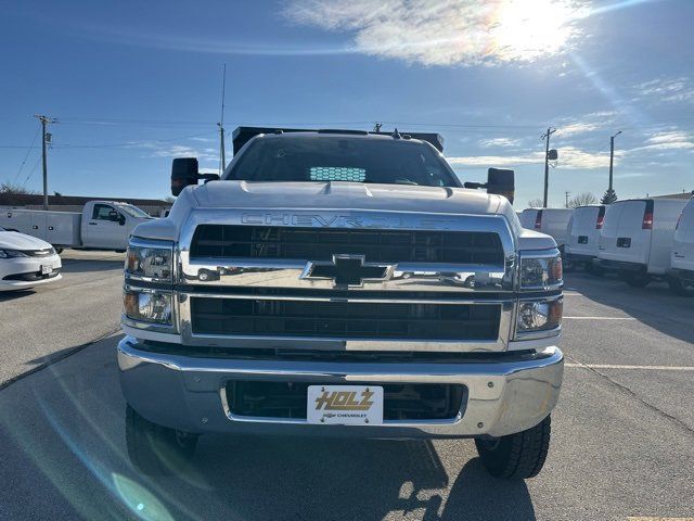 2024 Chevrolet Silverado MD LT