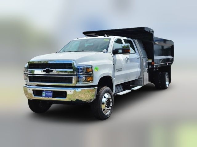 2024 Chevrolet Silverado MD LT