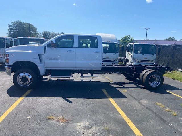 2024 Chevrolet Silverado MD LT