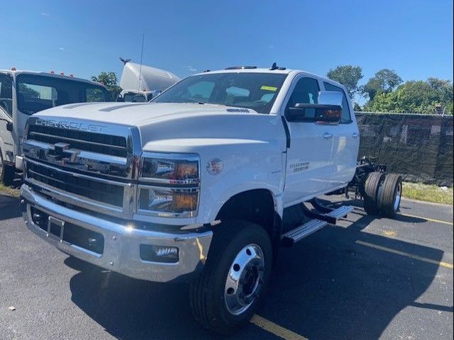 2024 Chevrolet Silverado MD LT