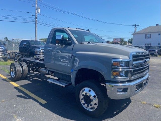 2024 Chevrolet Silverado MD LT