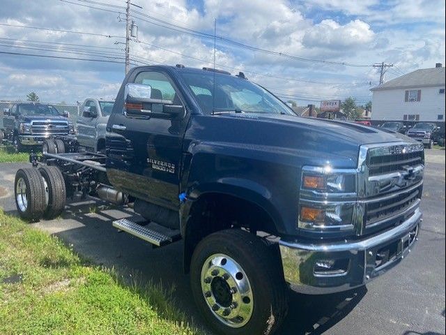 2024 Chevrolet Silverado MD LT