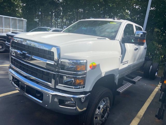 2024 Chevrolet Silverado MD LT