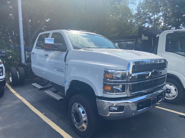 2024 Chevrolet Silverado MD LT