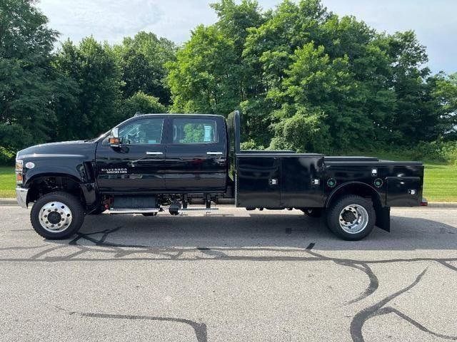 2024 Chevrolet Silverado MD LT