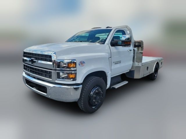 2024 Chevrolet Silverado MD LT