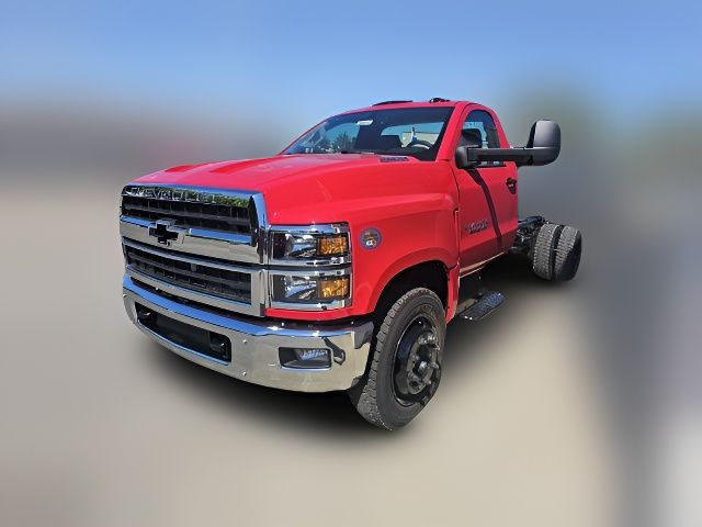 2024 Chevrolet Silverado MD LT