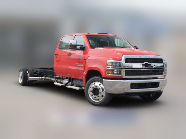 2024 Chevrolet Silverado MD LT