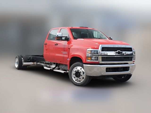 2024 Chevrolet Silverado MD LT