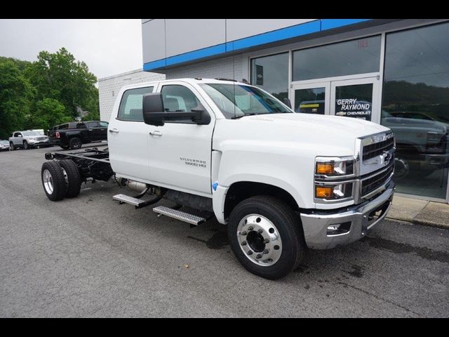 2024 Chevrolet Silverado MD LT