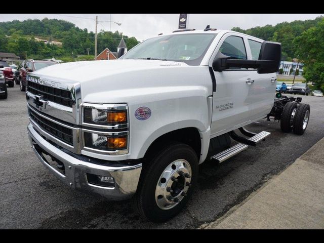 2024 Chevrolet Silverado MD LT