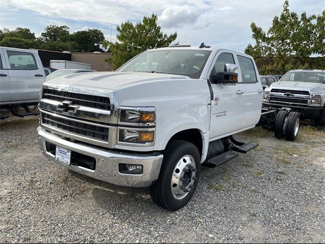 2024 Chevrolet Silverado MD LT