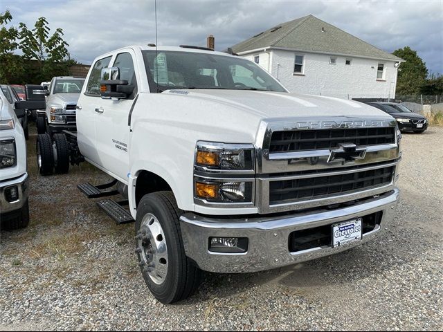 2024 Chevrolet Silverado MD LT